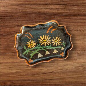 Vintage Toleware Hand-Painted Floral Brooch Pin Black Scalloped Retro Metal 2"x1